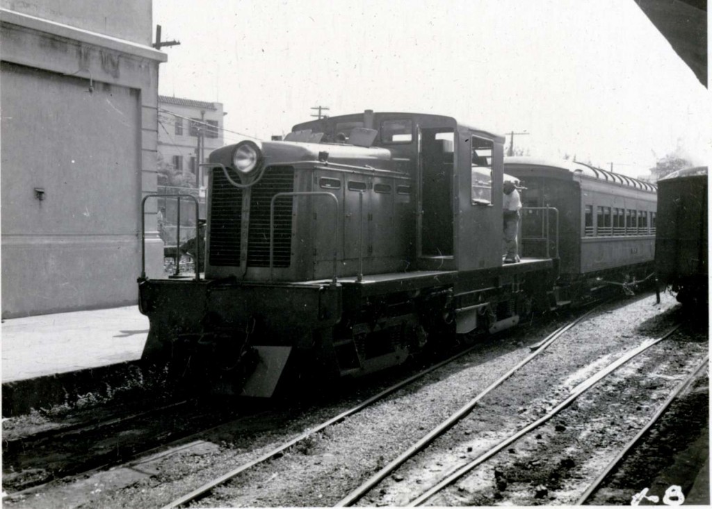 File:Tren en estacion pablo acosta.jpg - Wikimedia Commons
